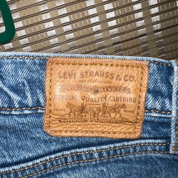 Levi's Wedgie Raw Hem High Waist Straight Leg Jeans in Love Triangle - Picture 5 of 5